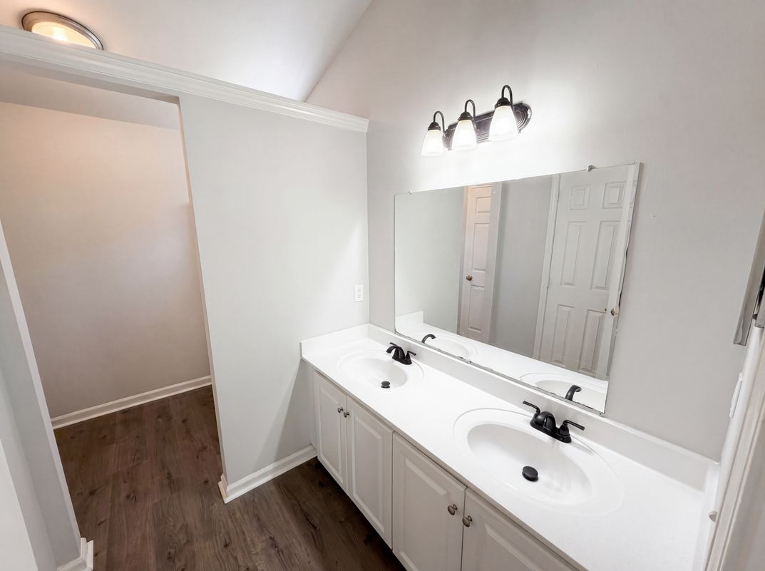 Photo 12 of 23 of 2405 Celosia Dr, Charlotte, NC