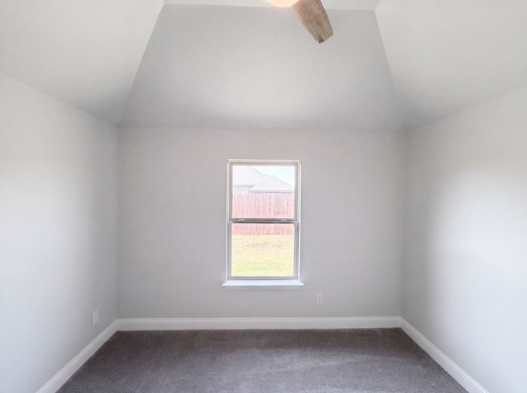 Photo 16 of 20 of 1530 Woodmere Dr, Krum, TX