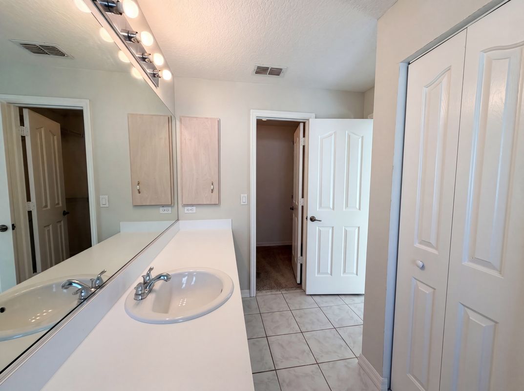 Photo 6 of 20 of 17052 SW 39th Cir, Ocala, FL