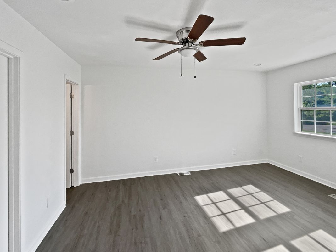 Photo 5 of 20 of 10014 Hardesty Ave, Kansas City, MO