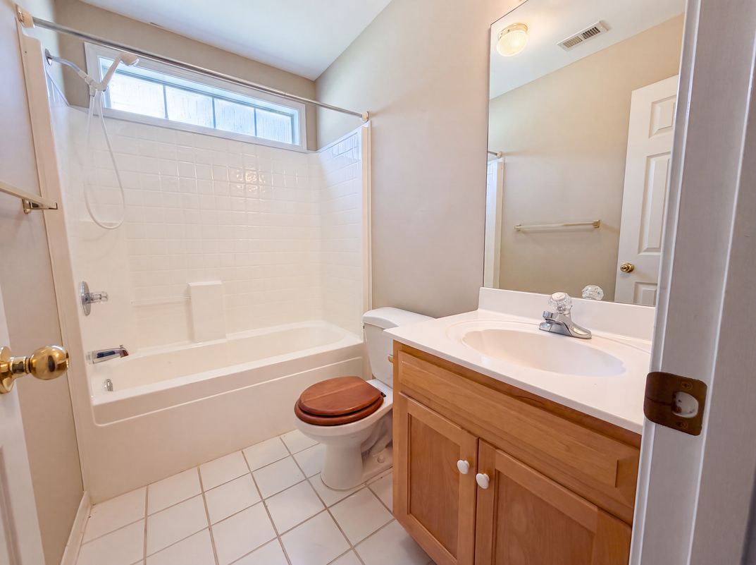 Photo 16 of 20 of 151 Carrington Ln, Calera, AL