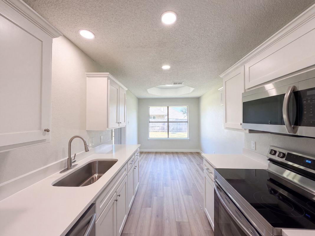 Photo 7 of 27 of 6037 Sundown Dr, Watauga, TX