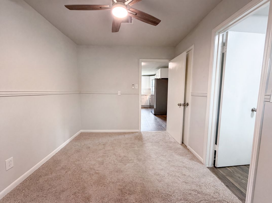 Photo 14 of 20 of 4214 E Toliver St, Houston, TX