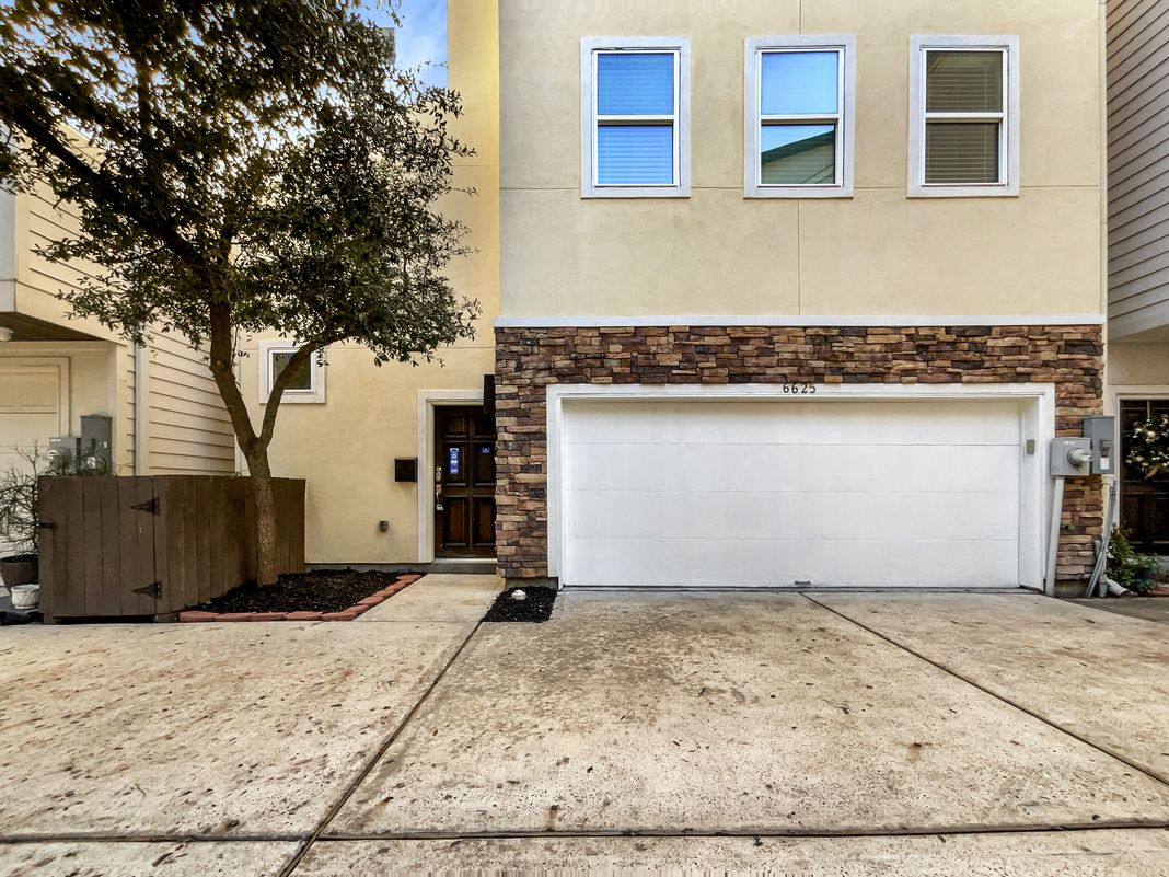 Property photo 1 of 6625 Letein St