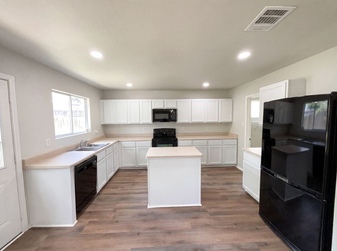 Property photo 2 of 13206 Baldwin Rdg