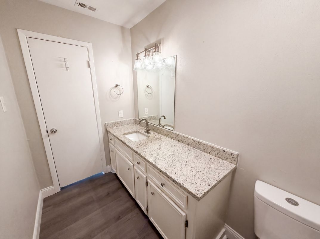 Photo 14 of 18 of 3216 Poe Cv, Lago Vista, TX