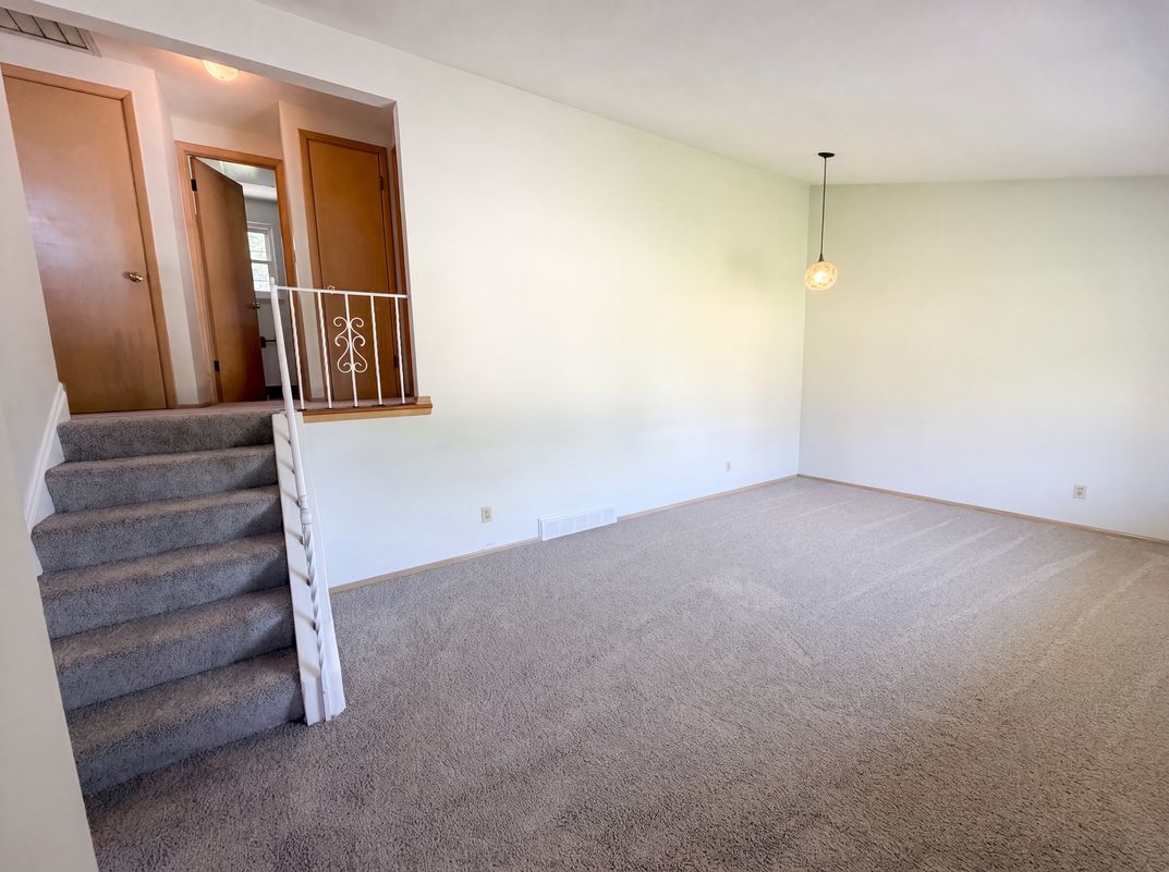 Photo 9 of 24 of 5444 Kenbridge Dr, Cleveland, OH