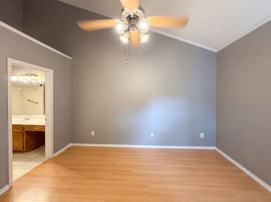 Photo 12 of 21 of 4242 N Capistrano Dr, Dallas, TX