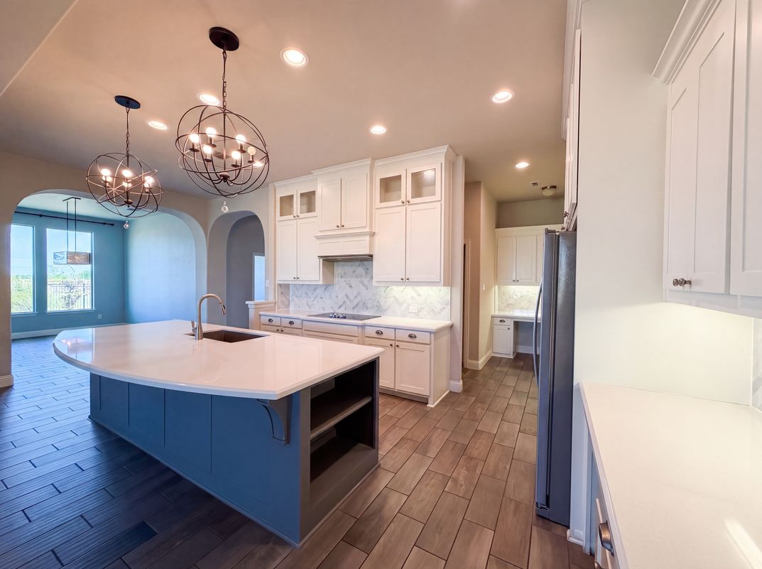 Photo 10 of 33 of 15133 Seventeen Lakes Blvd, Roanoke, TX