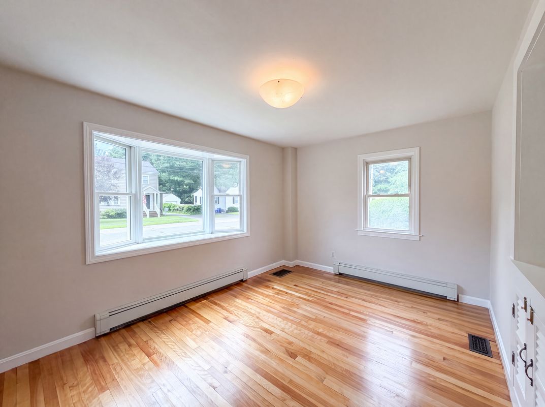 Photo 9 of 37 of 4 MacArthur Cir, Peabody, MA