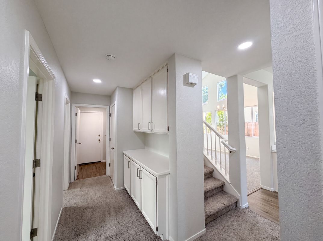 Photo 32 of 45 of 1570 Arcola Ave, Sacramento, CA