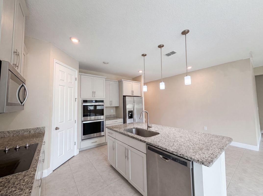 Photo 8 of 21 of 528 Bellissimo Pl, Howey In The Hills, FL