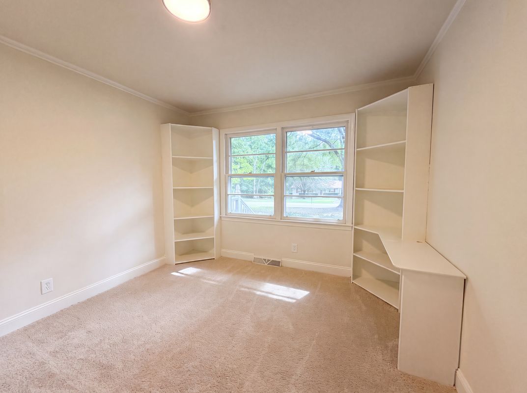 Photo 10 of 16 of 1077 Allendale Cir, Rock Hill, SC