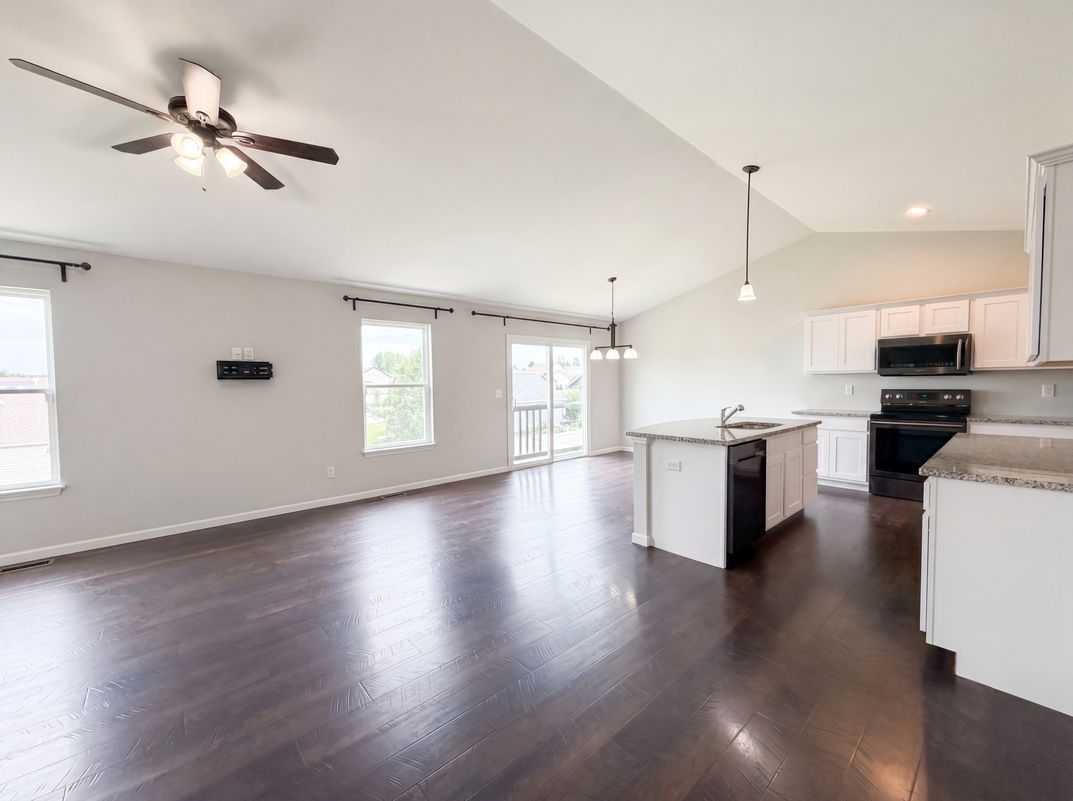 Photo 6 of 28 of 139 Palace Way Dr, Troy, MO