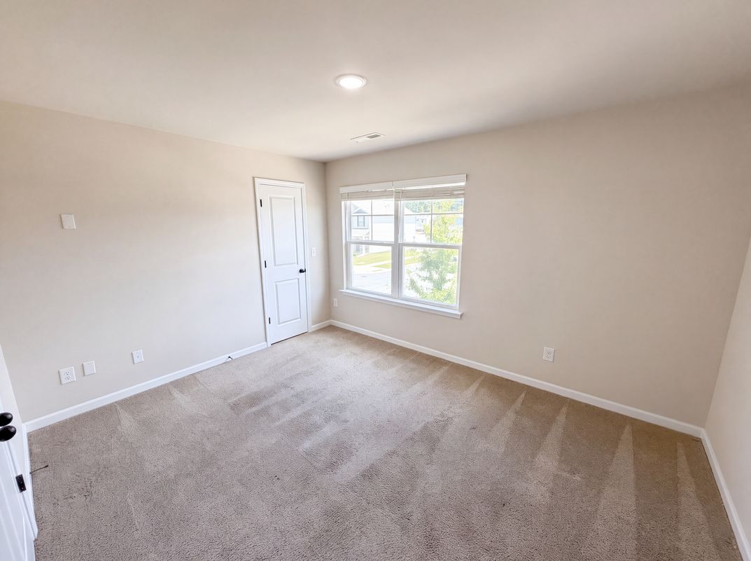 Photo 13 of 25 of 4104 Stoneygreen Ln, Charlotte, NC