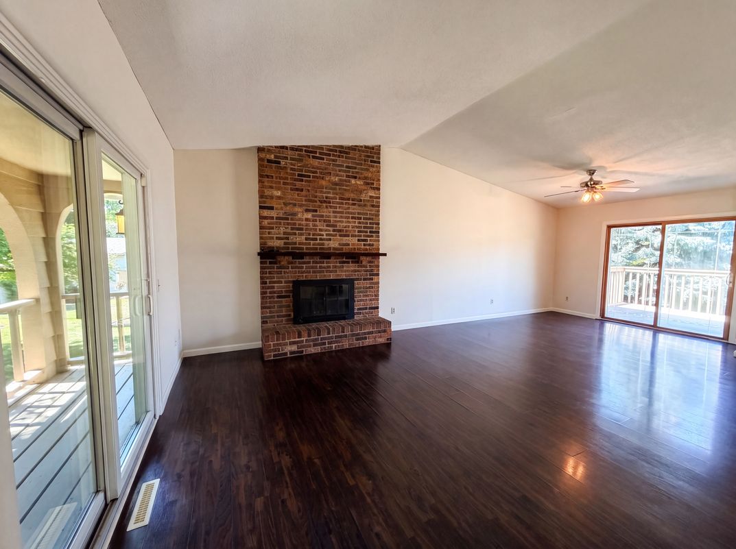 Photo 3 of 24 of 13802 Holyoke Path, Apple Valley, MN