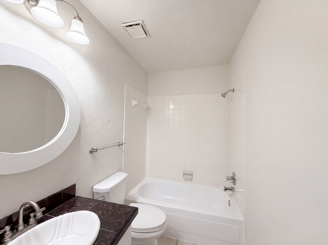 Photo 12 of 21 of 11823 Meadowchase Dr, Houston, TX