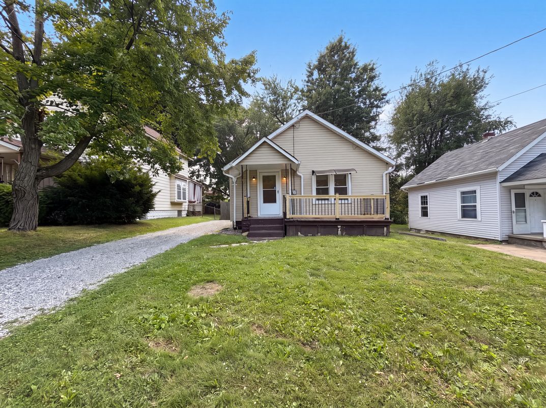 Property photo 1 of 736 Bettes Ave