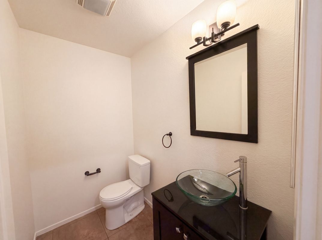 Photo 11 of 20 of 1438 Trouville Ln, Chula Vista, CA