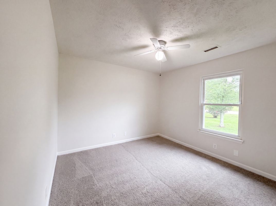 Photo 12 of 21 of 7502 Lone Eagle Dr, Murfreesboro, TN