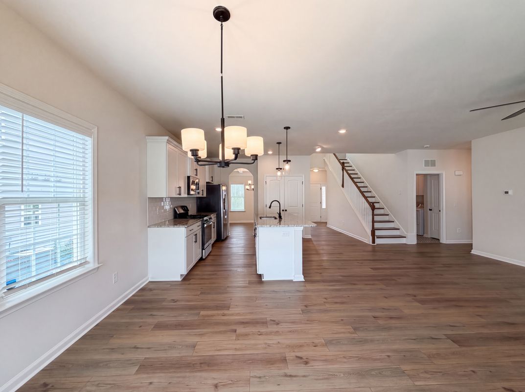Photo 11 of 37 of 7463 Buckview Ct, Kernersville, NC