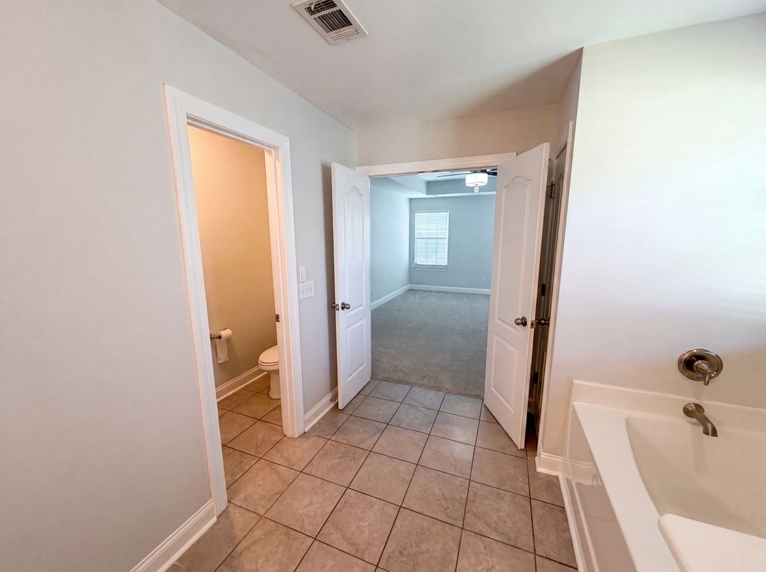 Photo 10 of 26 of 301 Cypresshill Ct, Simpsonville, SC