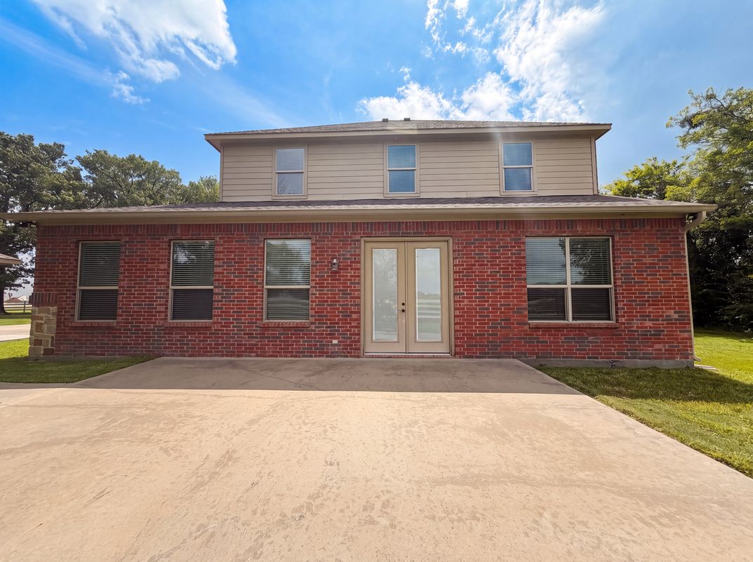Photo 5 of 25 of 8580 Cedar Creek Ln, Greenville, TX