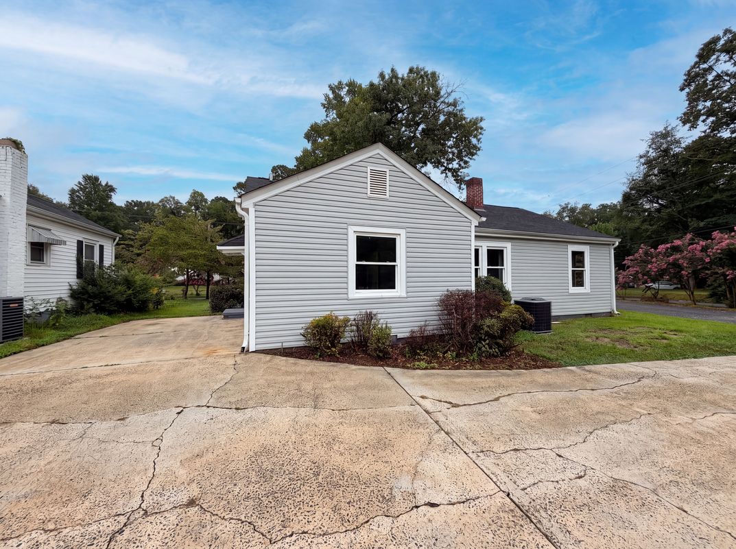 Photo 14 of 17 of 821 Jackson St, Gastonia, NC