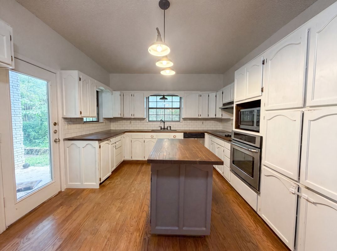 Photo 2 of 21 of 3504 Victorian Dr, Temple, TX