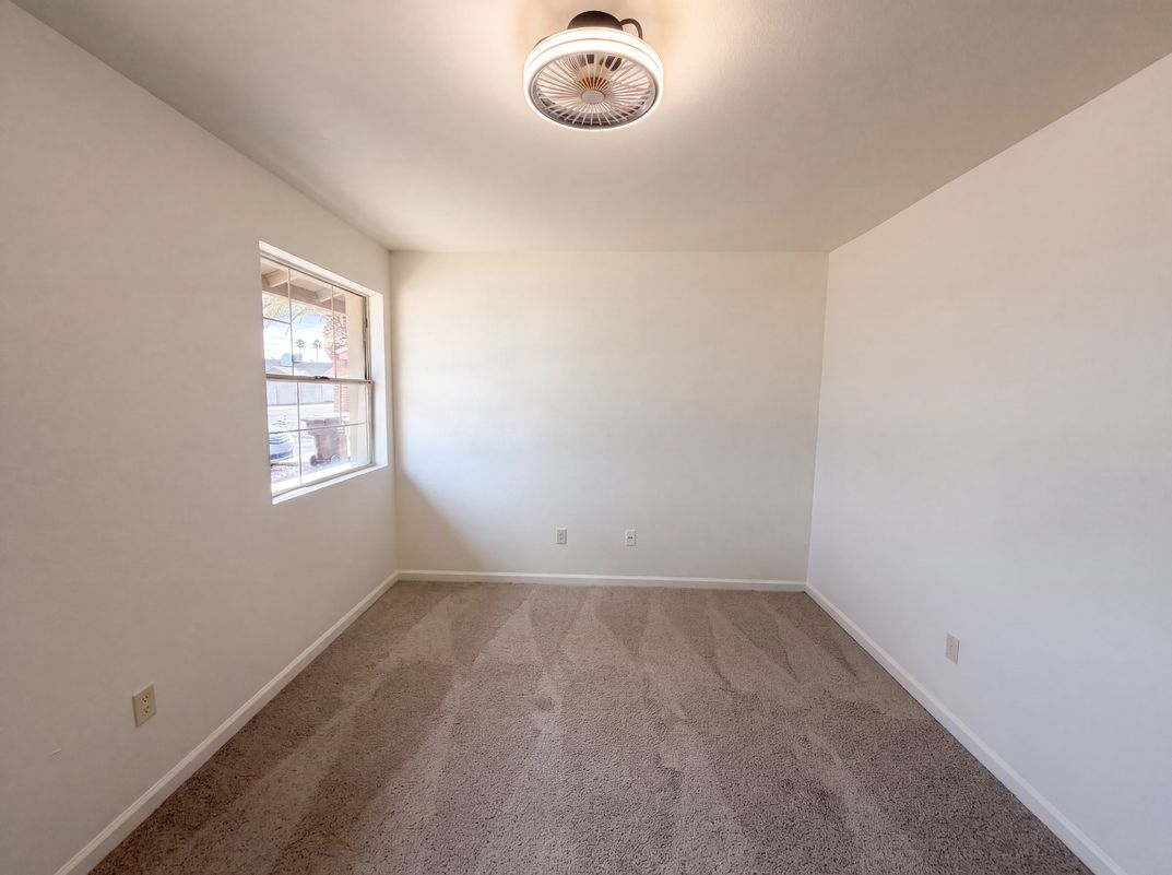 Photo 6 of 26 of 10501 W Loma Ln, Peoria, AZ