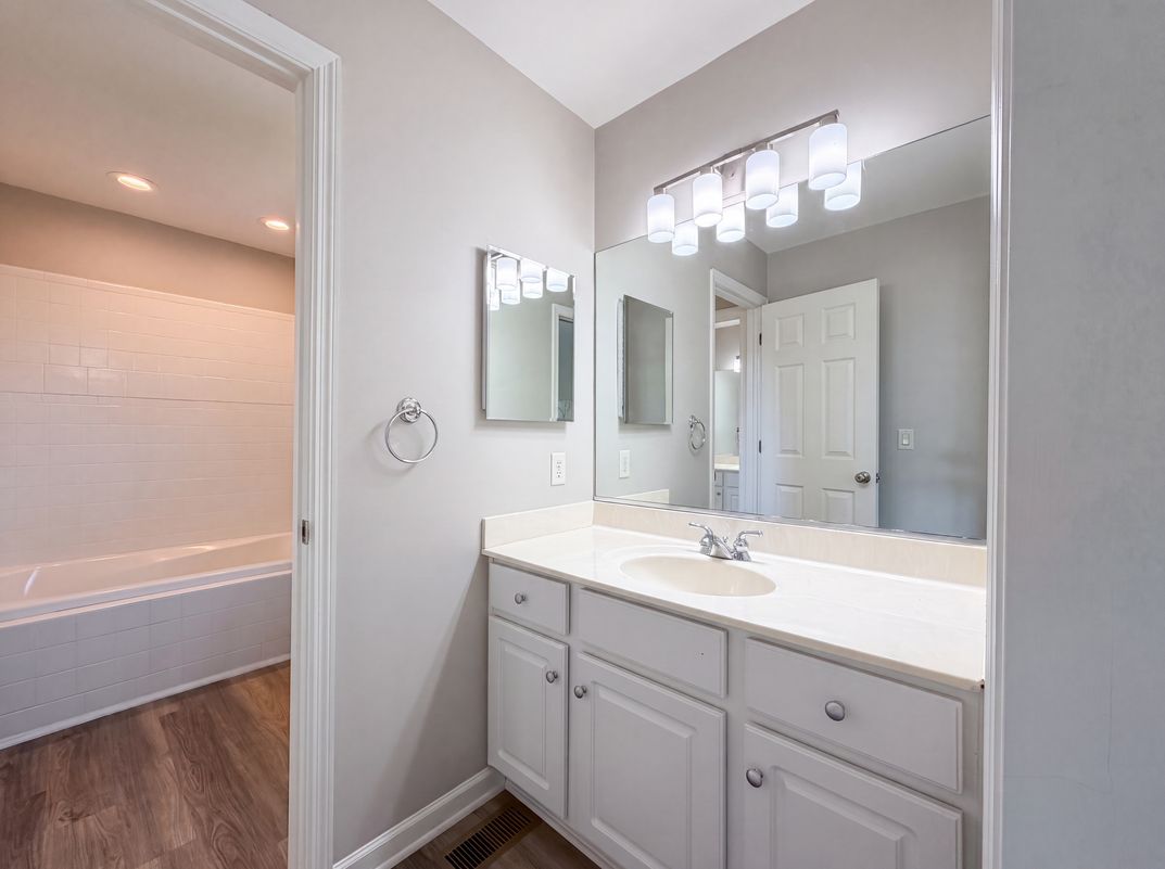 Photo 17 of 37 of 7188 Tarragon Ct, Liberty Twp, OH