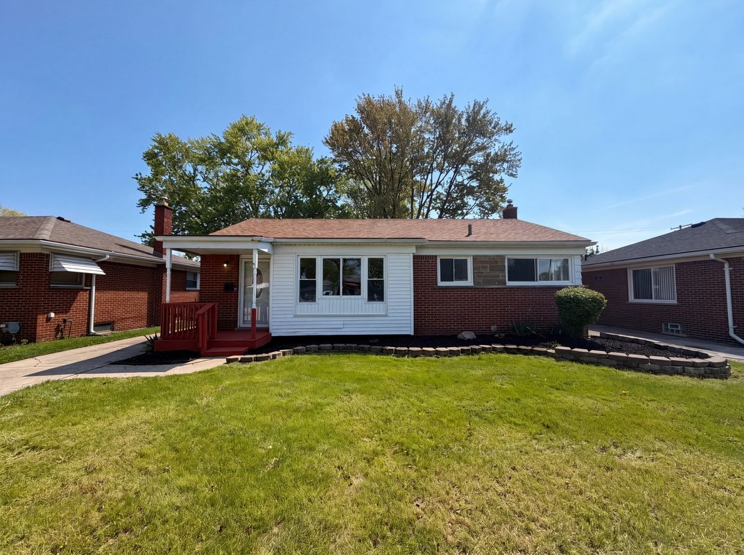 Property photo 1 of 28832 Kaufman St