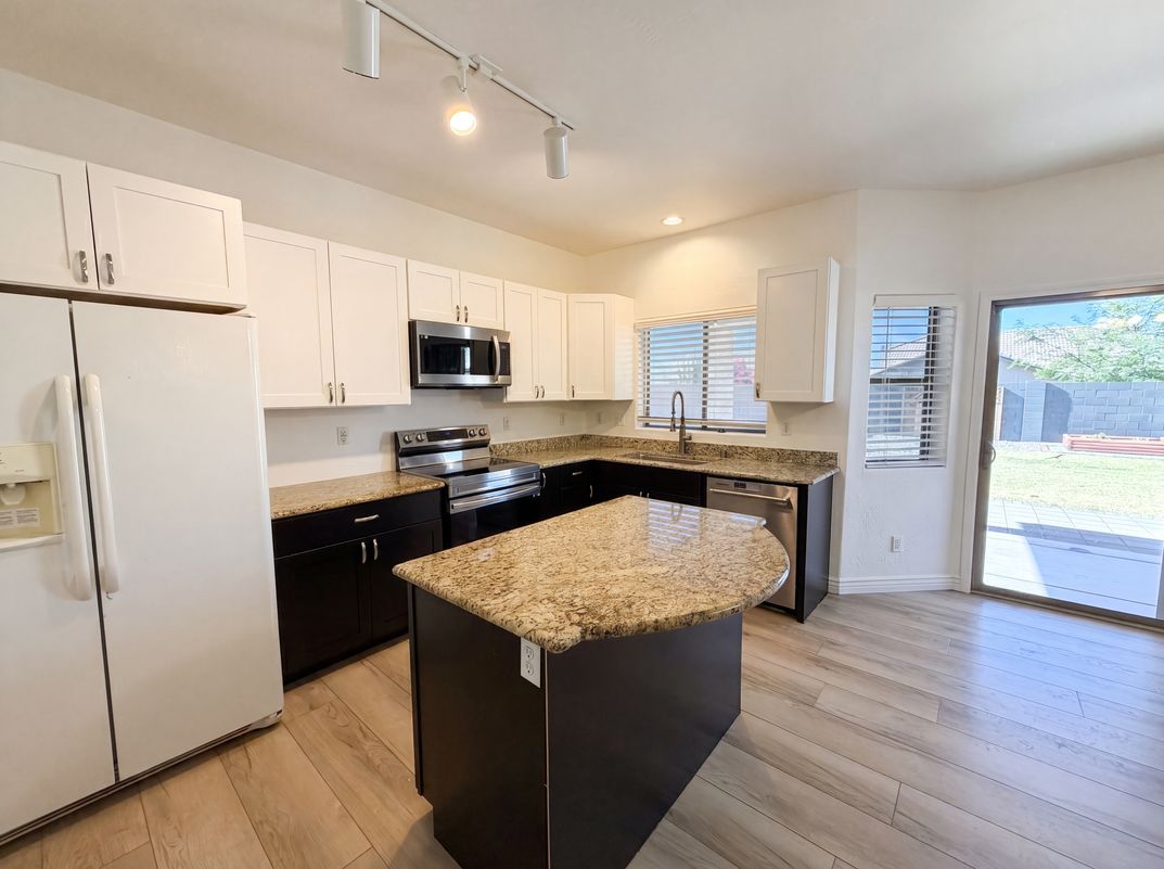 Photo 11 of 32 of 17249 W Cocopah St, Goodyear, AZ