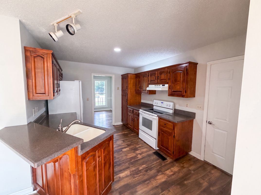 Photo 6 of 27 of 518 Glenfield Cir, Maryville, TN