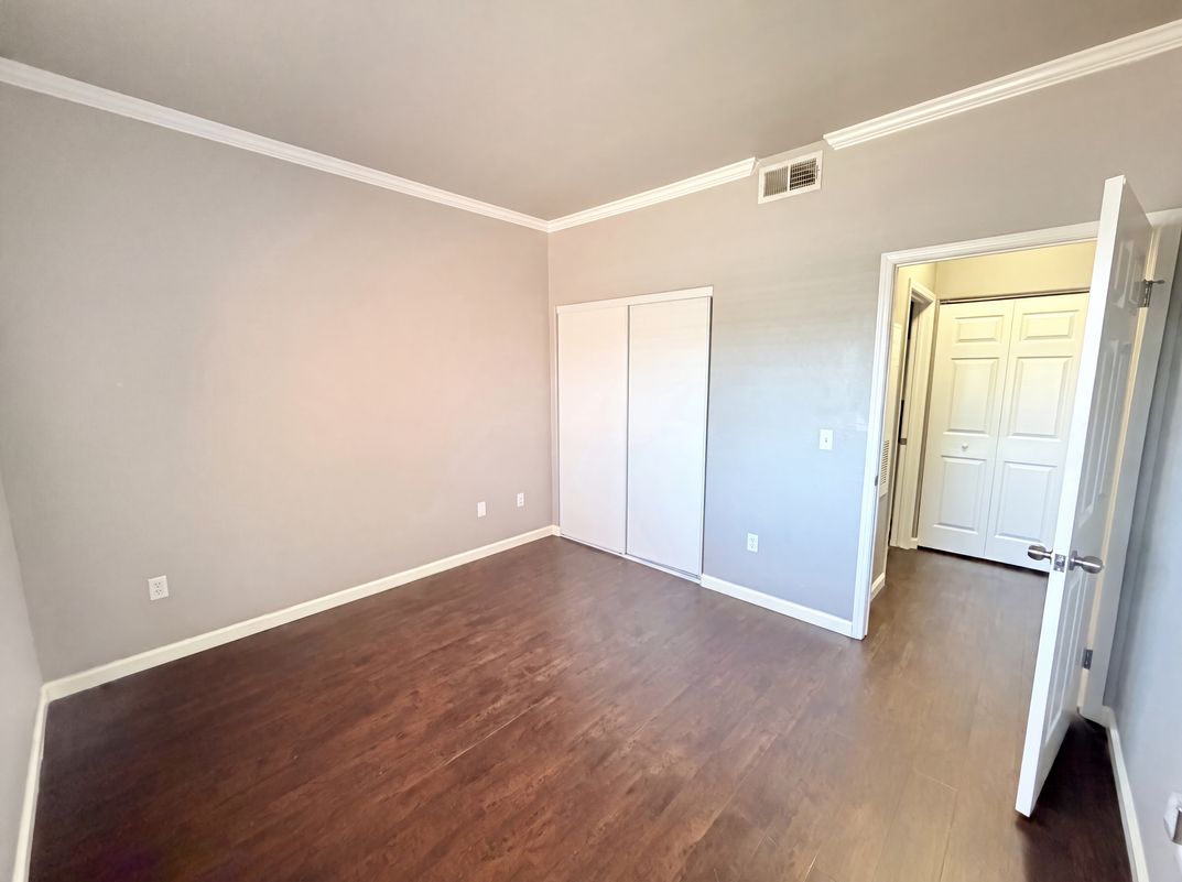 Photo 16 of 28 of 4730 E Craig Rd, Las Vegas, NV