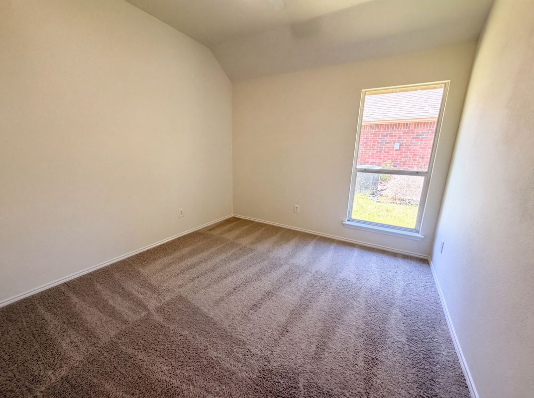 Photo 9 of 16 of 6401 Marquett Dr, Rowlett, TX