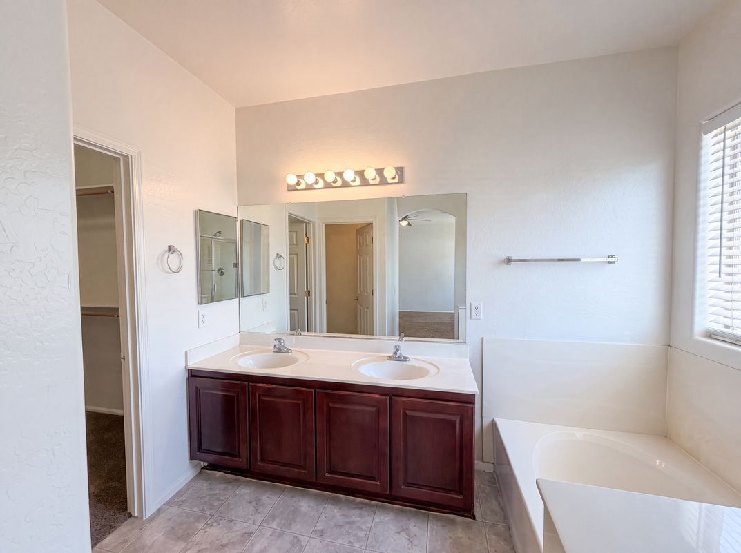 Photo 17 of 36 of 17268 W Elaine Dr, Goodyear, AZ