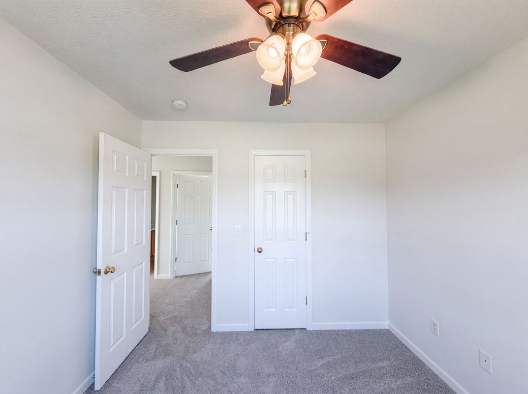 Photo 14 of 22 of 889 Salem Pointe Ln, Winston Salem, NC