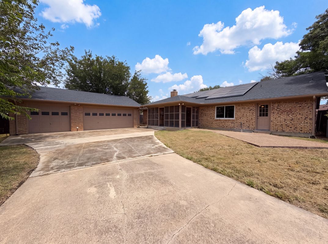 Photo 32 of 34 of 940 Western Trl, Keller, TX