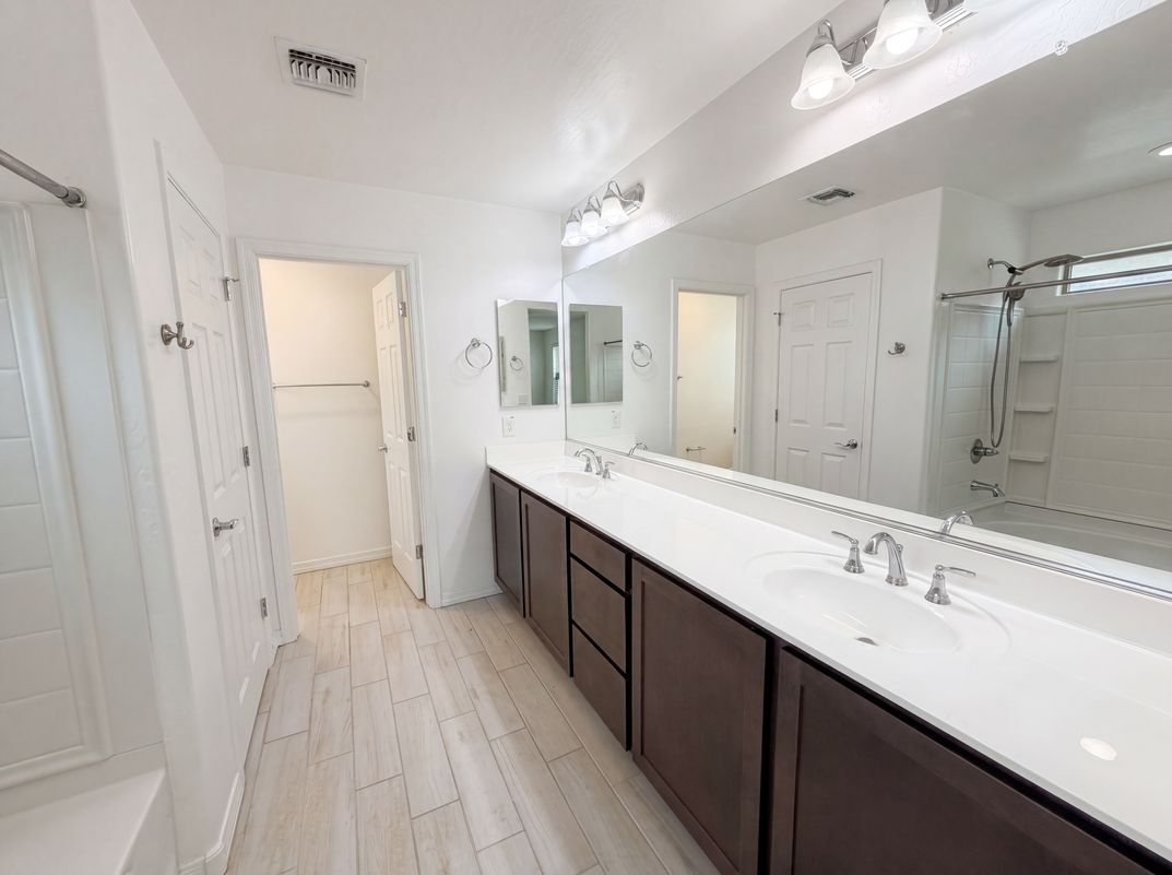 Photo 10 of 26 of 5728 W Raymond St, Phoenix, AZ