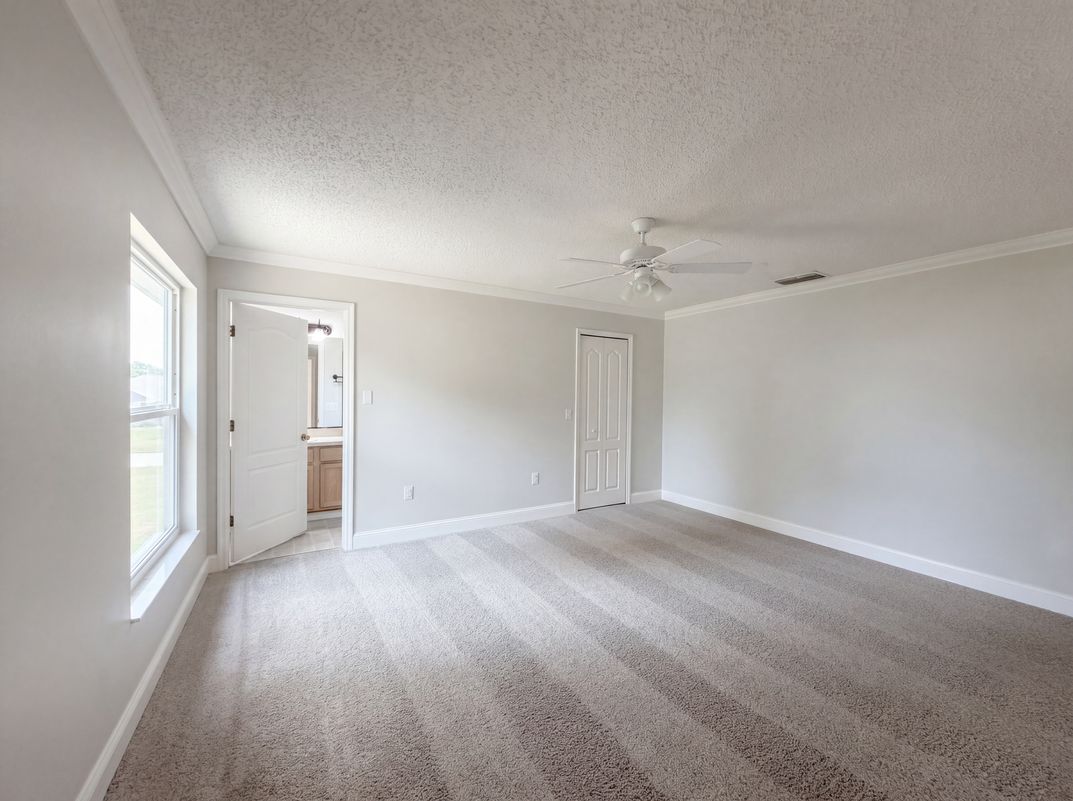 Photo 4 of 20 of 1360 Wildberry Ln, Deltona, FL