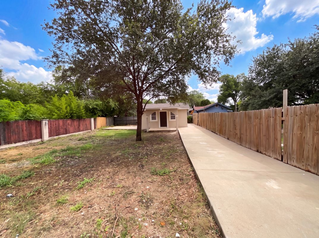 Photo 16 of 19 of 1918 Arbor Pl, San Antonio, TX