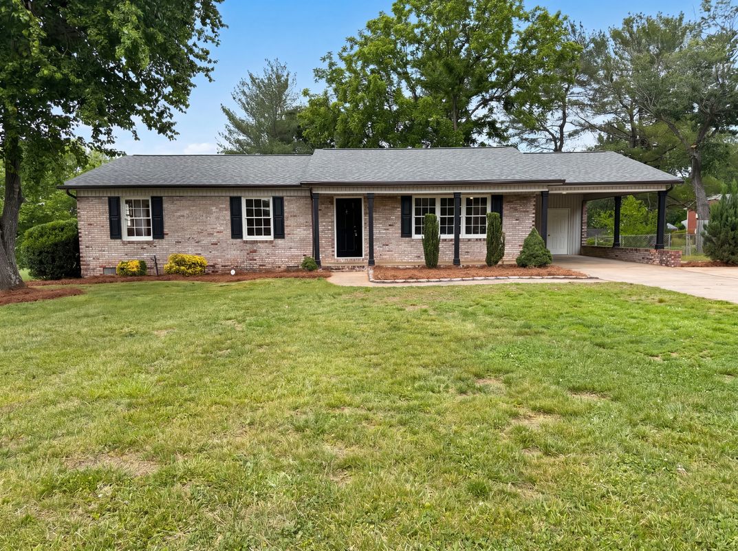 Property photo 1 of 814 Charles Rd