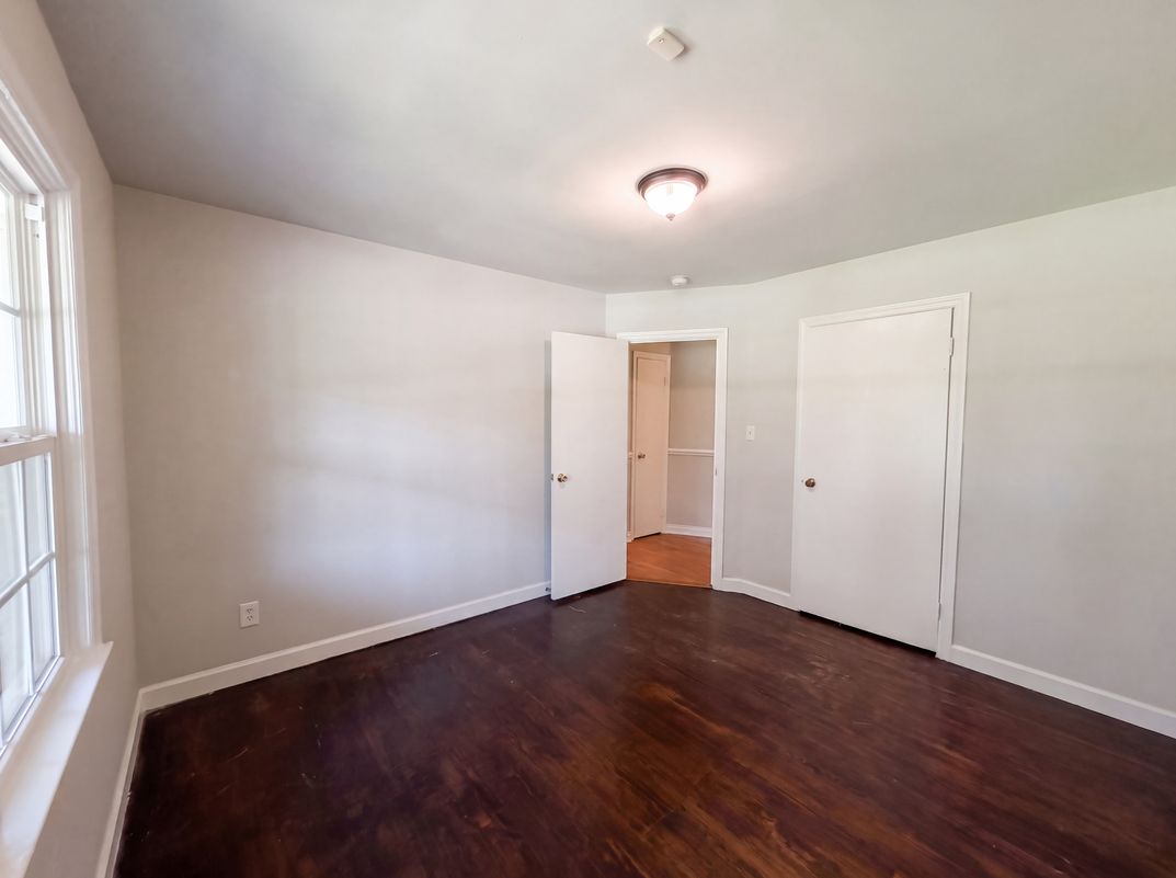 Photo 11 of 19 of 4060 Rosehill Rd, Fayetteville, NC