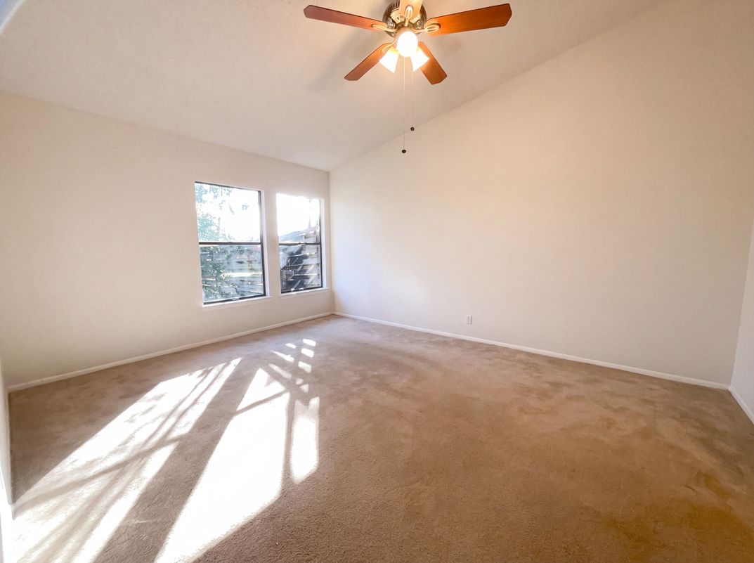 Photo 9 of 16 of 15009 Winter View Dr, San Antonio, TX