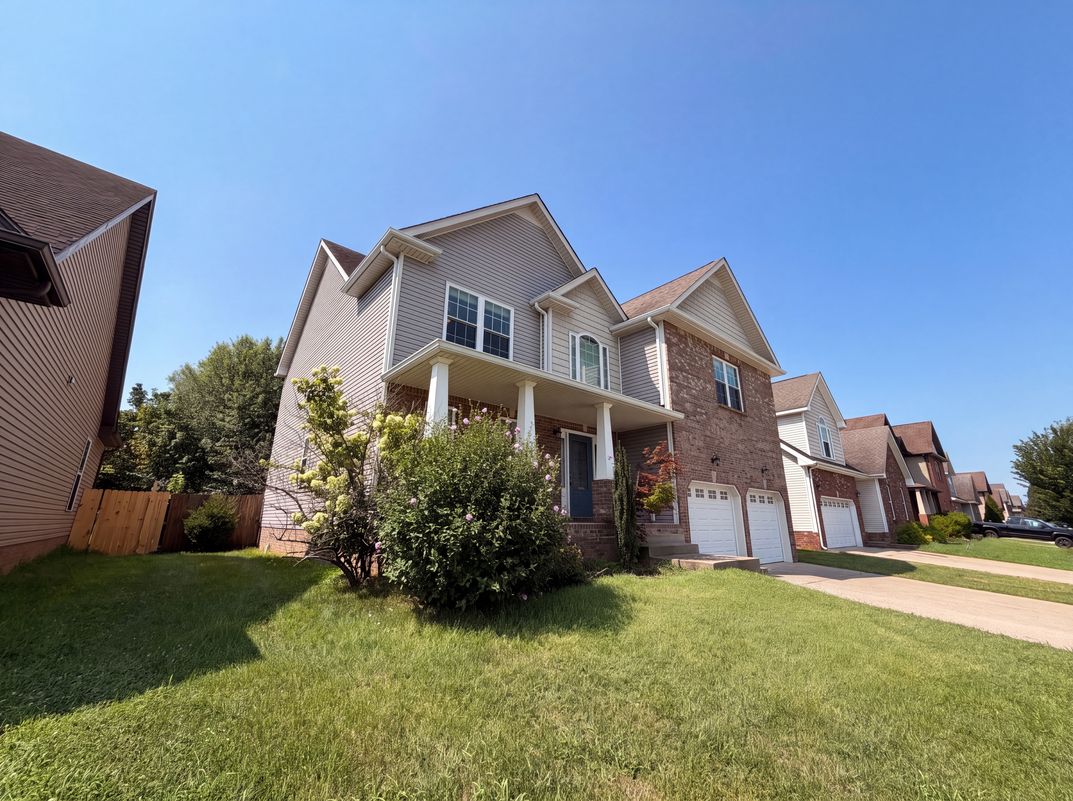 Photo 22 of 27 of 1733 Apache Way, Clarksville, TN