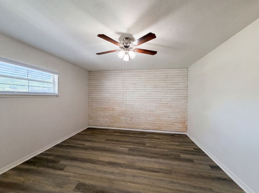 Photo 11 of 34 of 2805 105th St E, Palmetto, FL