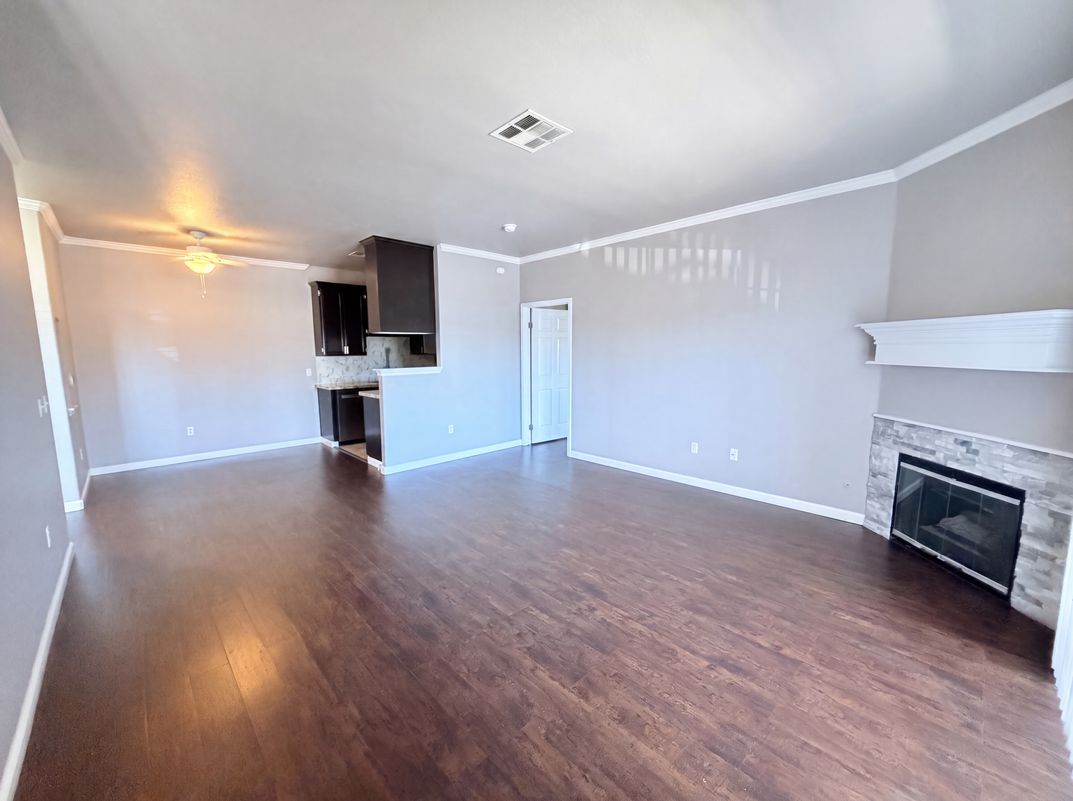 Photo 14 of 28 of 4730 E Craig Rd, Las Vegas, NV