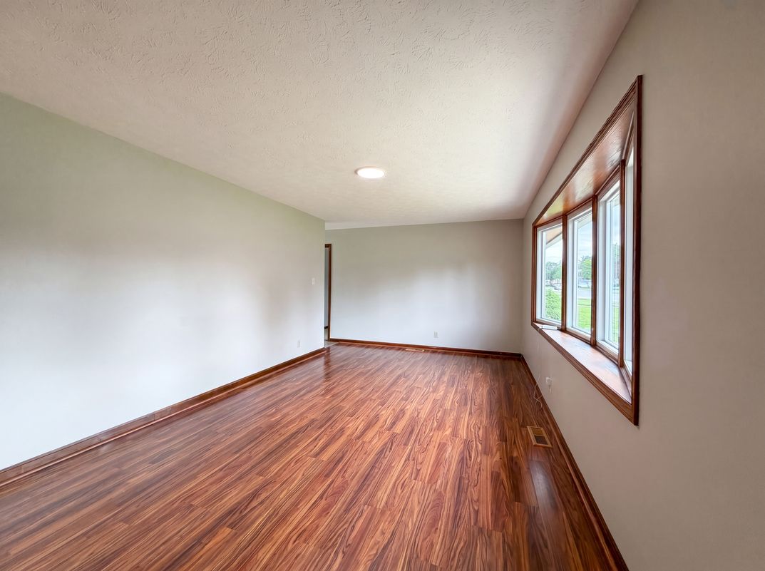 Property photo 3 of 836 Walter Ave
