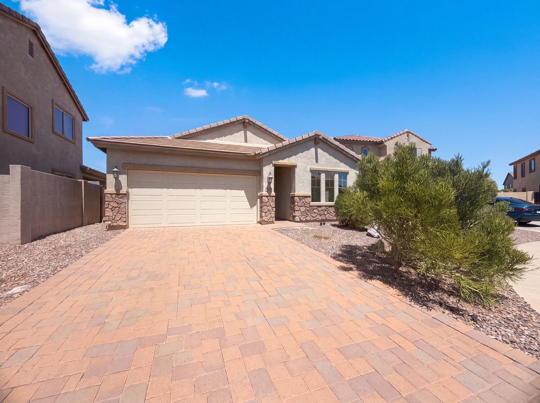 Property photo 1 of 28321 N Cactus Flower Cir
